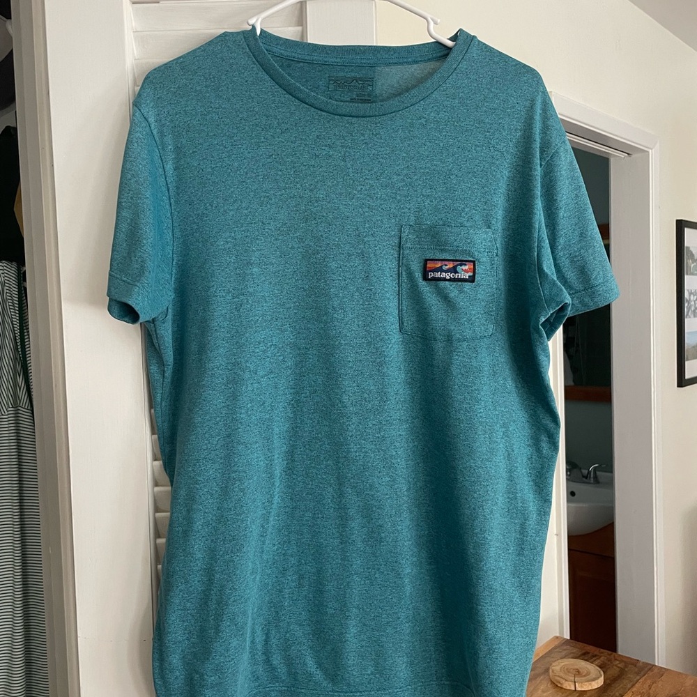 Patagonia Men's Blue Hybrid Pocket Responsibili-Tee Short Sleeve Tee